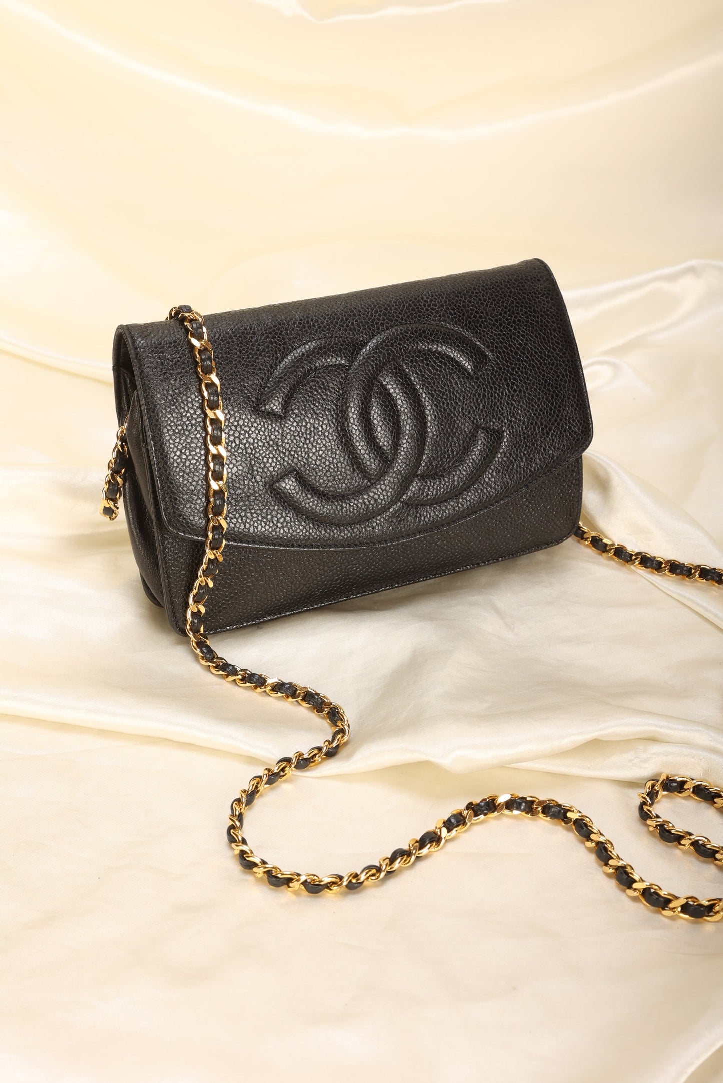 Chanel Caviar Wallet on Chain