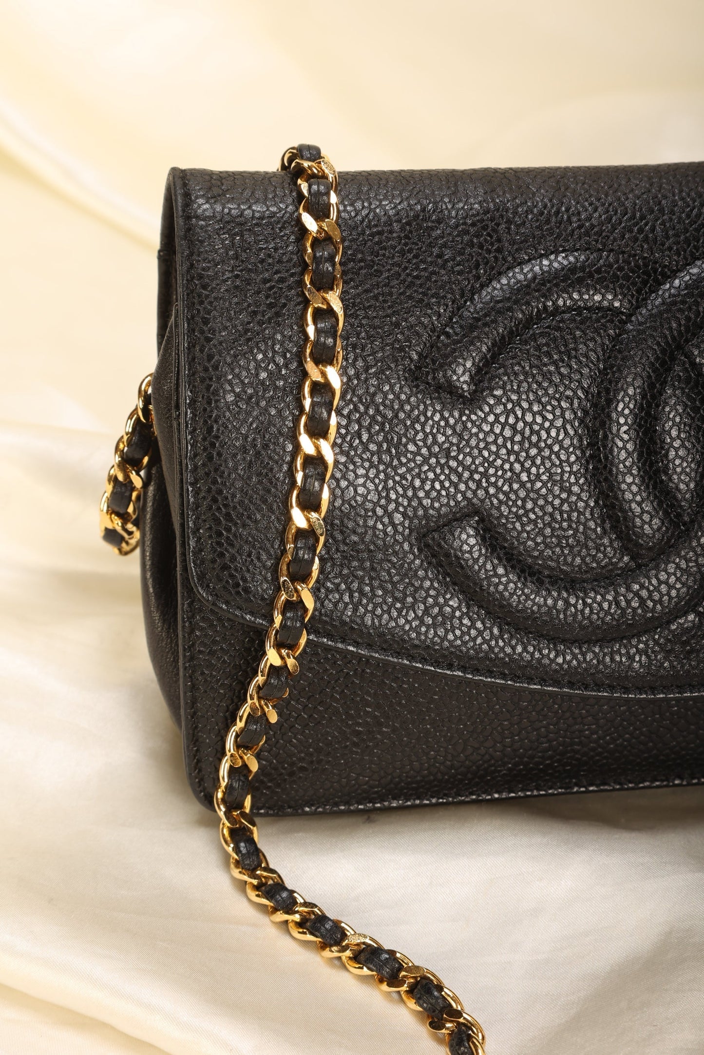Chanel Caviar Wallet on Chain