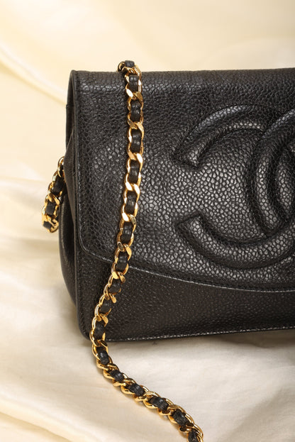 Chanel Caviar Wallet on Chain