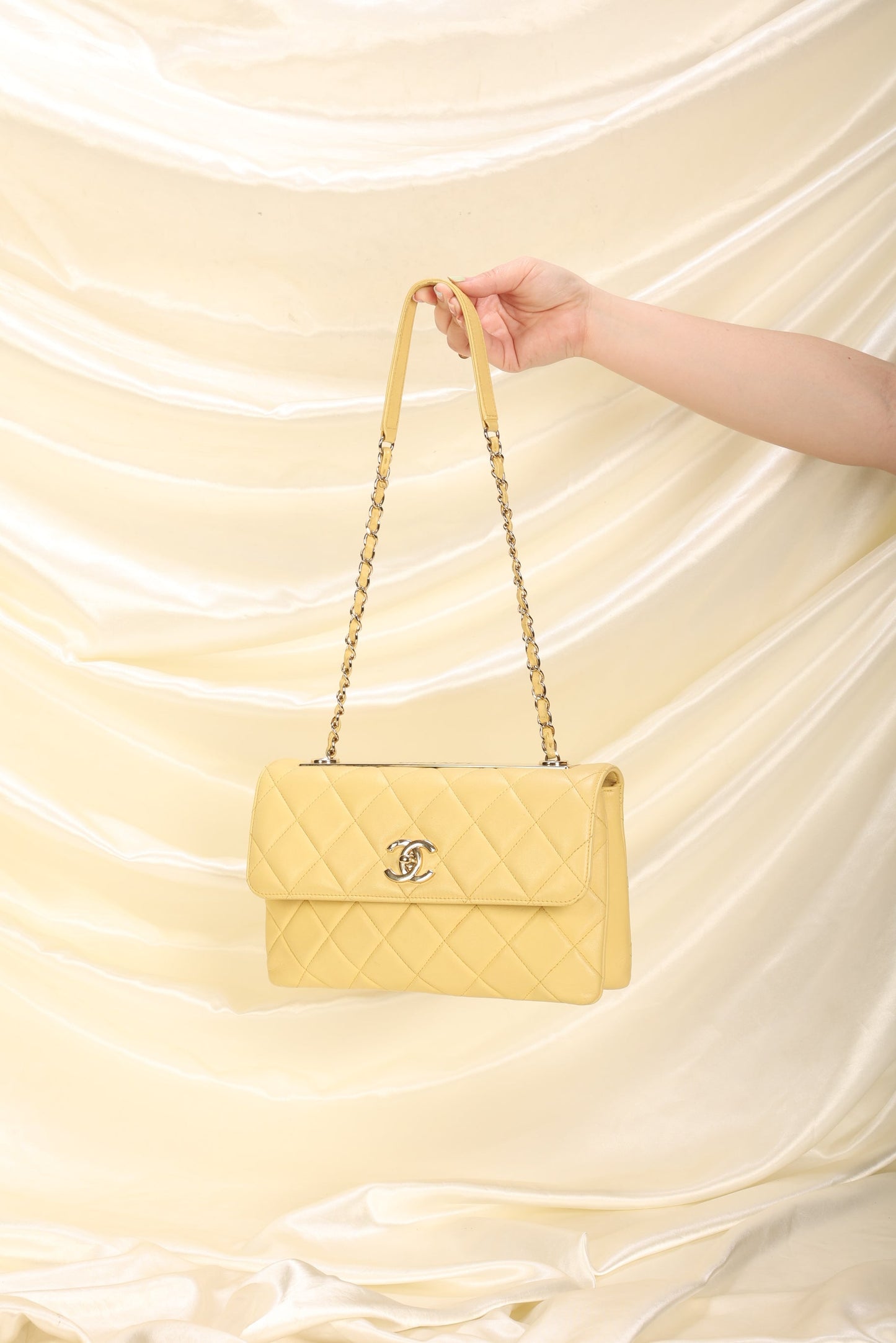 Chanel 2019 Lambskin Trendy Pochette