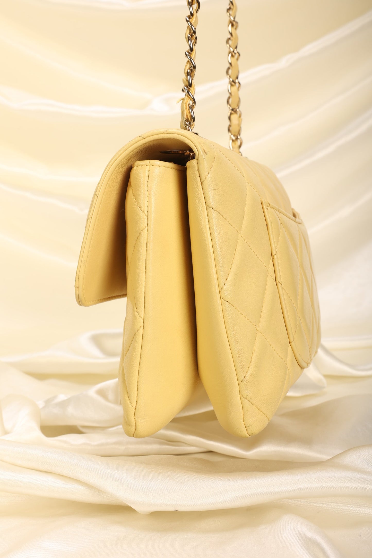 Chanel 2019 Lambskin Trendy Pochette