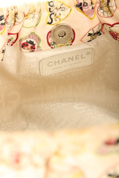Chanel 2005 Canvas Heart Icon Pochette