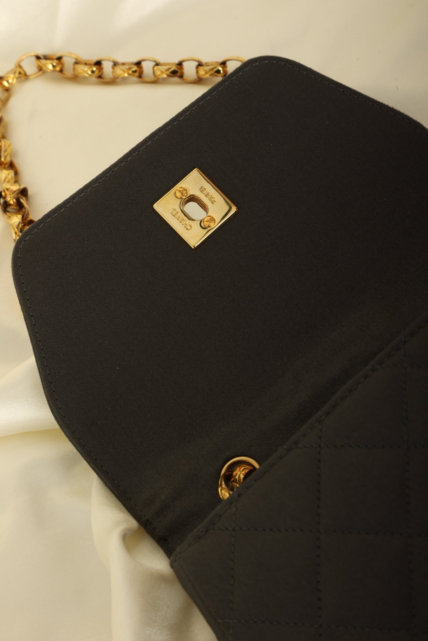 Extremely Rare Chanel 2005 Satin Trapezoid Bijoux Chain with Pouch