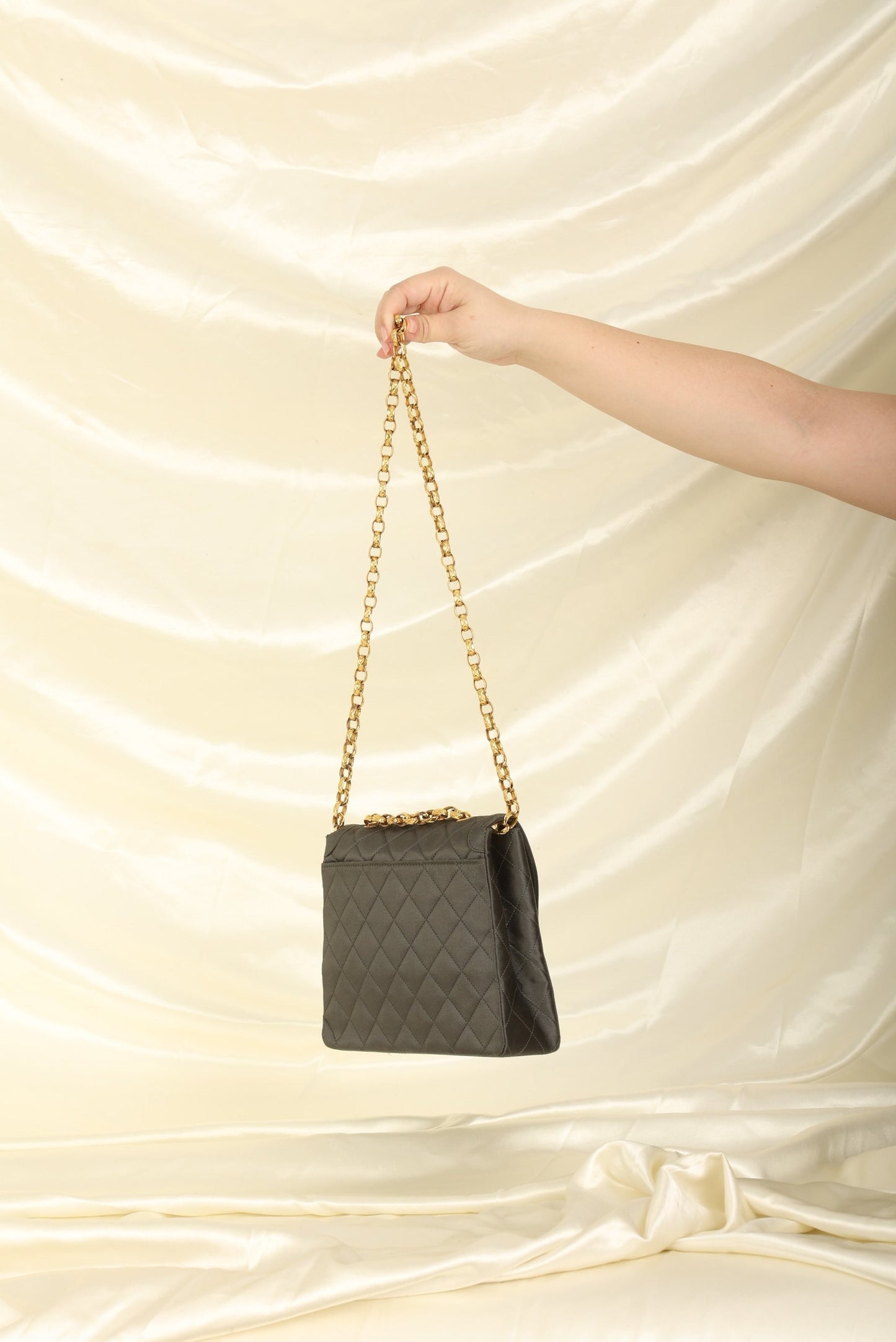 Extremely Rare Chanel 2005 Satin Trapezoid Bijoux Chain with Pouch
