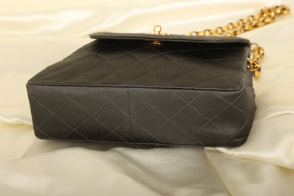 Extremely Rare Chanel 2005 Satin Trapezoid Bijoux Chain with Pouch