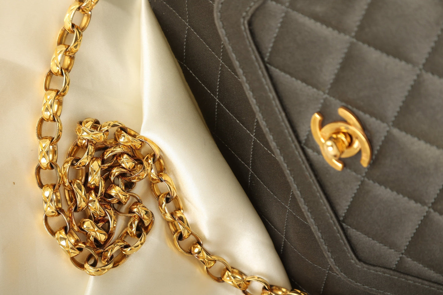 Extremely Rare Chanel 2005 Satin Trapezoid Bijoux Chain with Pouch