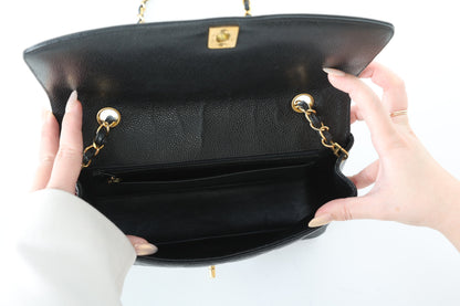 Extremely Rare Chanel 1989 Caviar Medium Diana