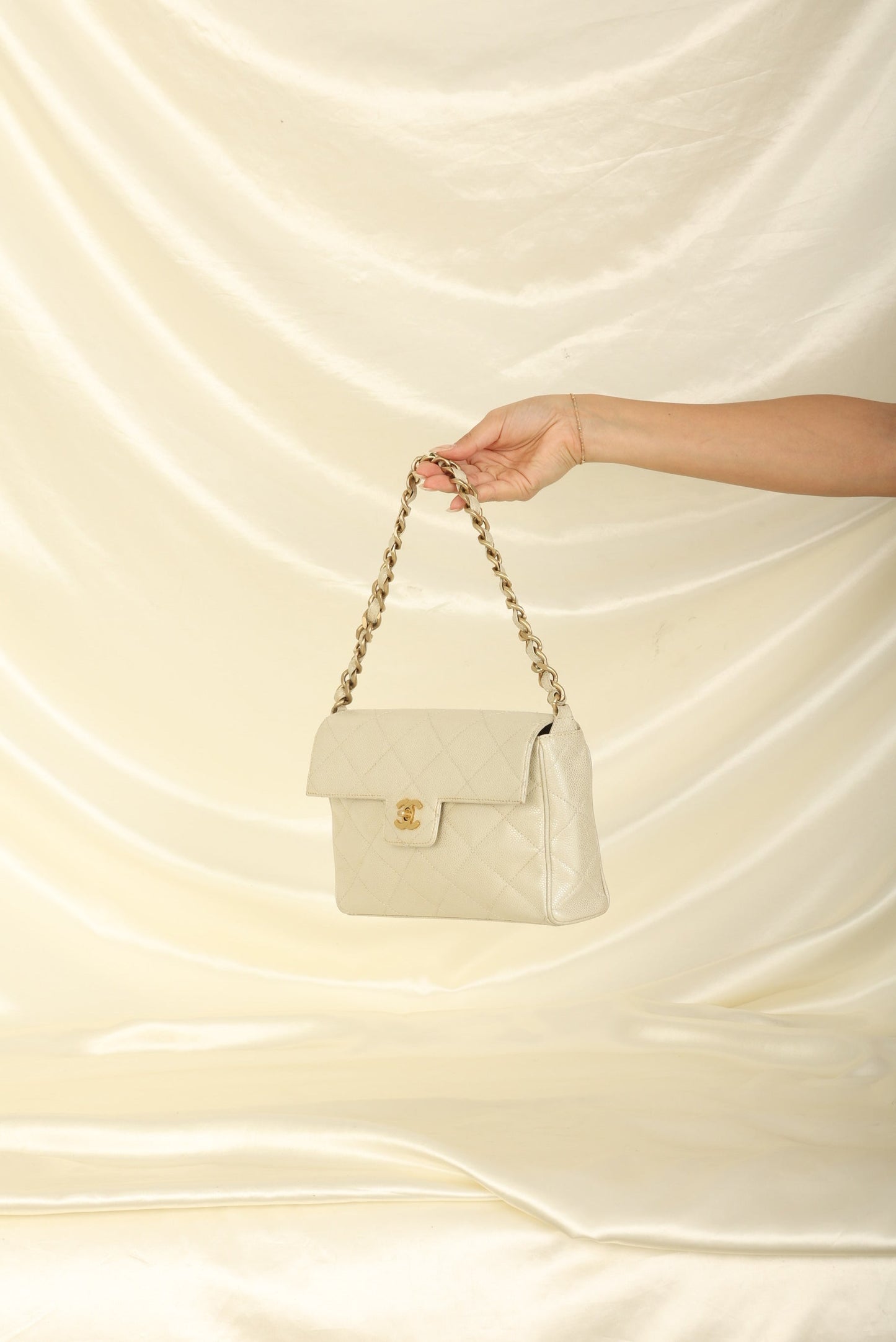 Chanel 2000 Caviar Iridescent Flap Bag