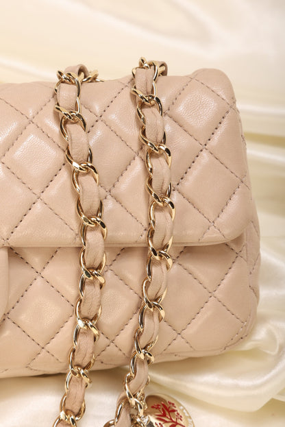 Extremely Rare Limited Edition Chanel Lambskin Heart Baguette