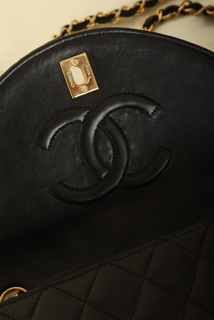 Chanel 1989 Lambskin Single Round Flap