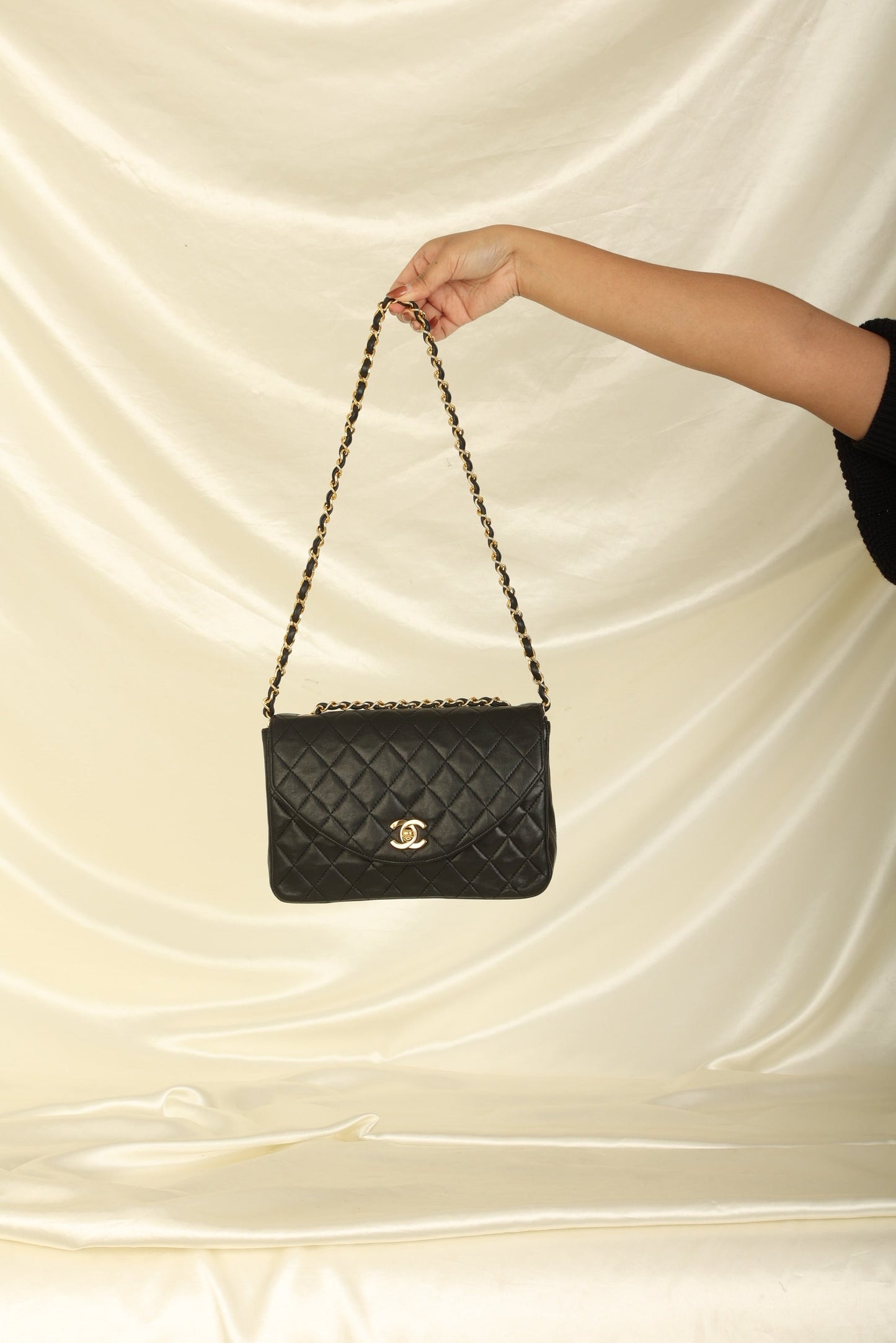 Chanel 1989 Lambskin Single Round Flap