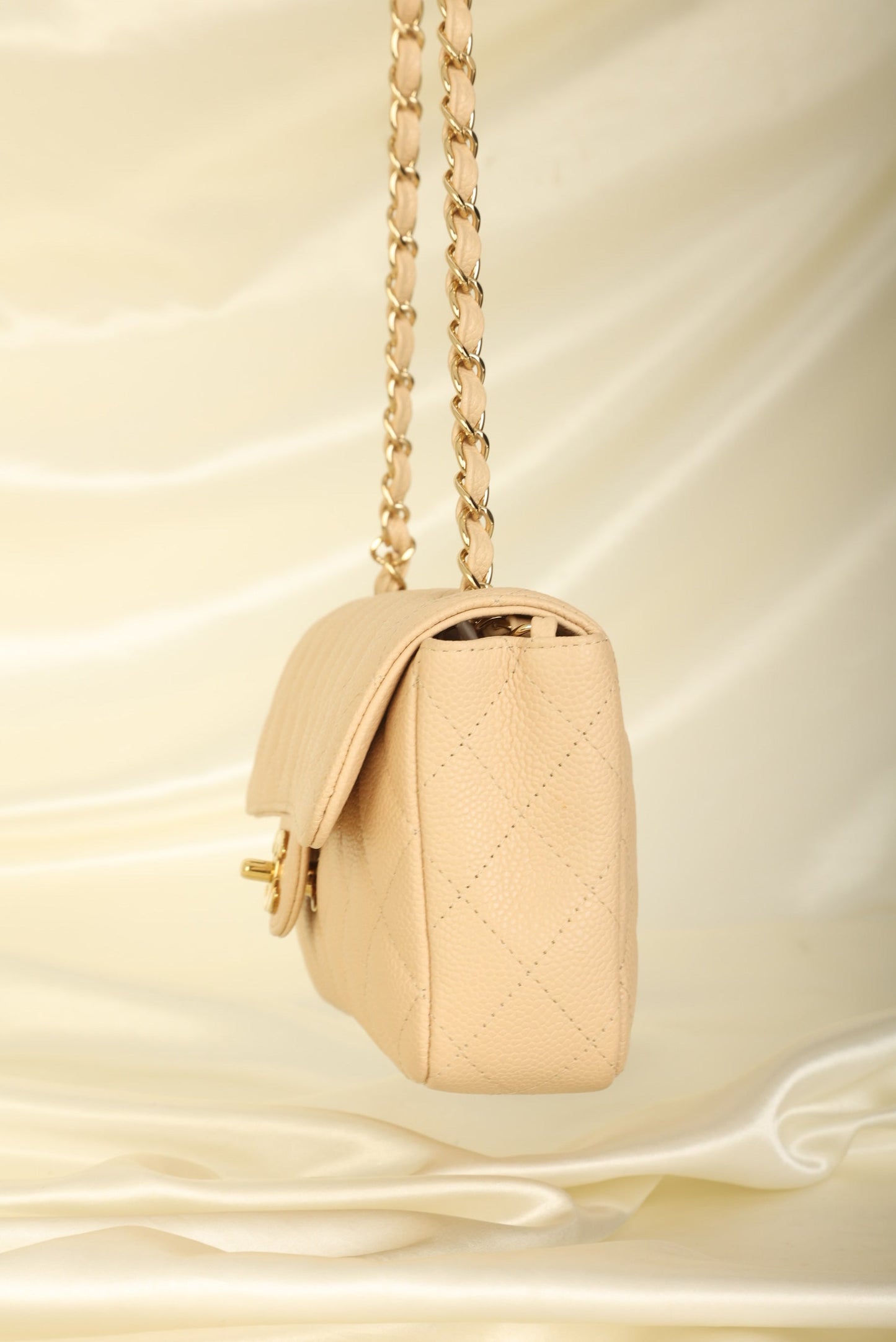Extremely Rare Chanel 2008 Caviar East West Flap
