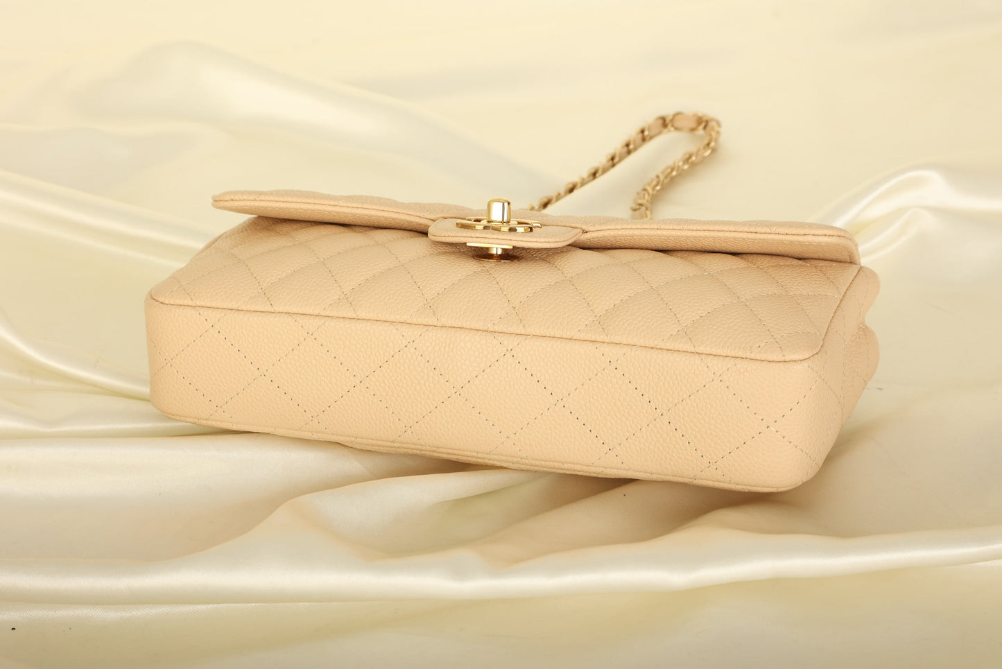 Extremely Rare Chanel 2008 Caviar East West Flap