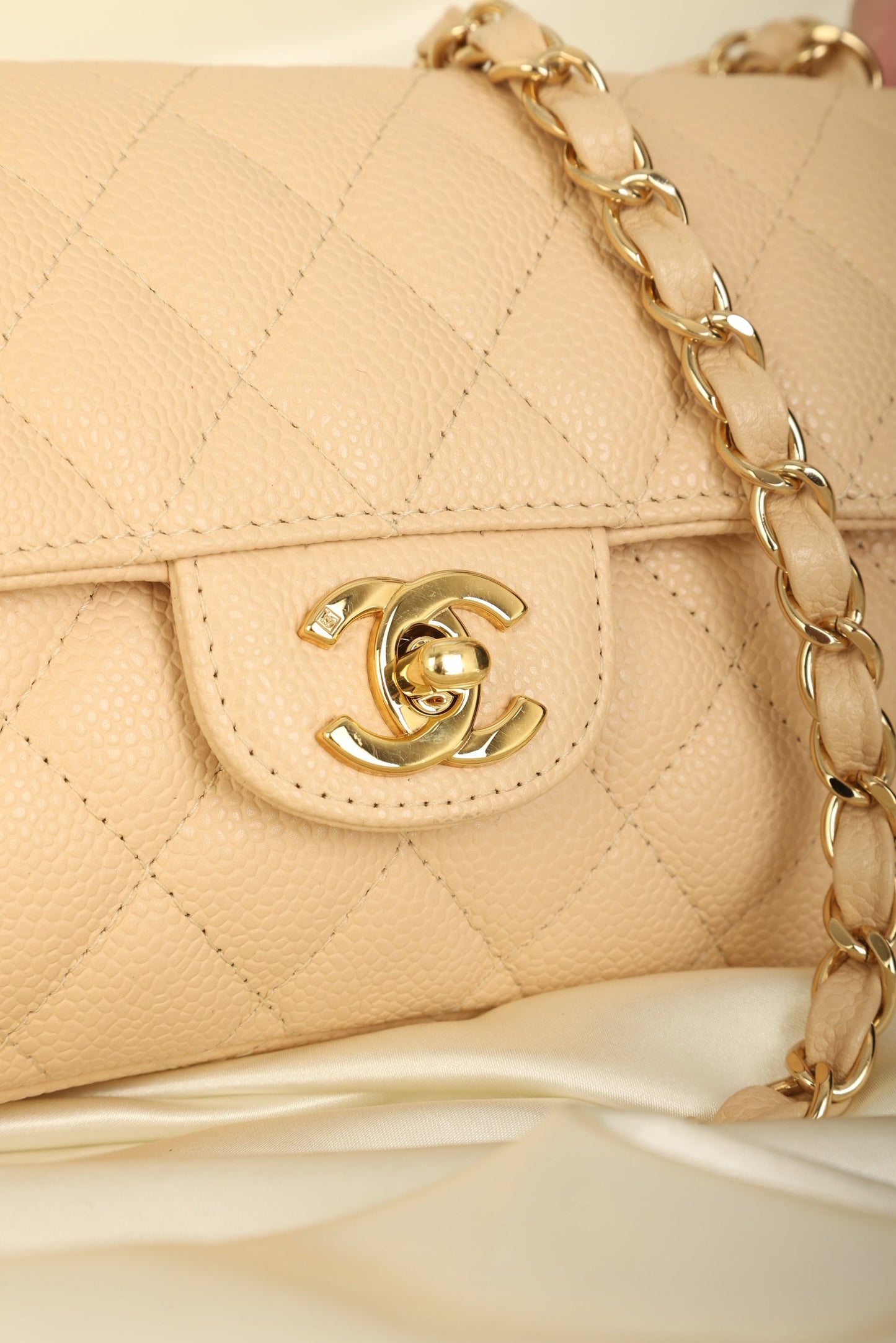 Extremely Rare Chanel 2008 Caviar East West Flap