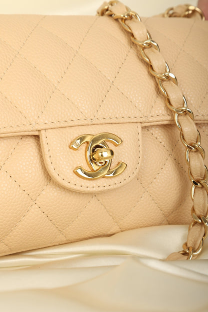 Extremely Rare Chanel 2008 Caviar East West Flap