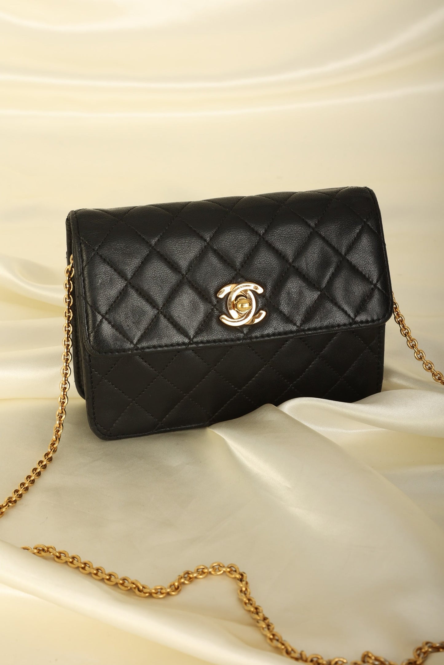 Extremely Rare Chanel 1991 Lambskin Mini Chain Flap