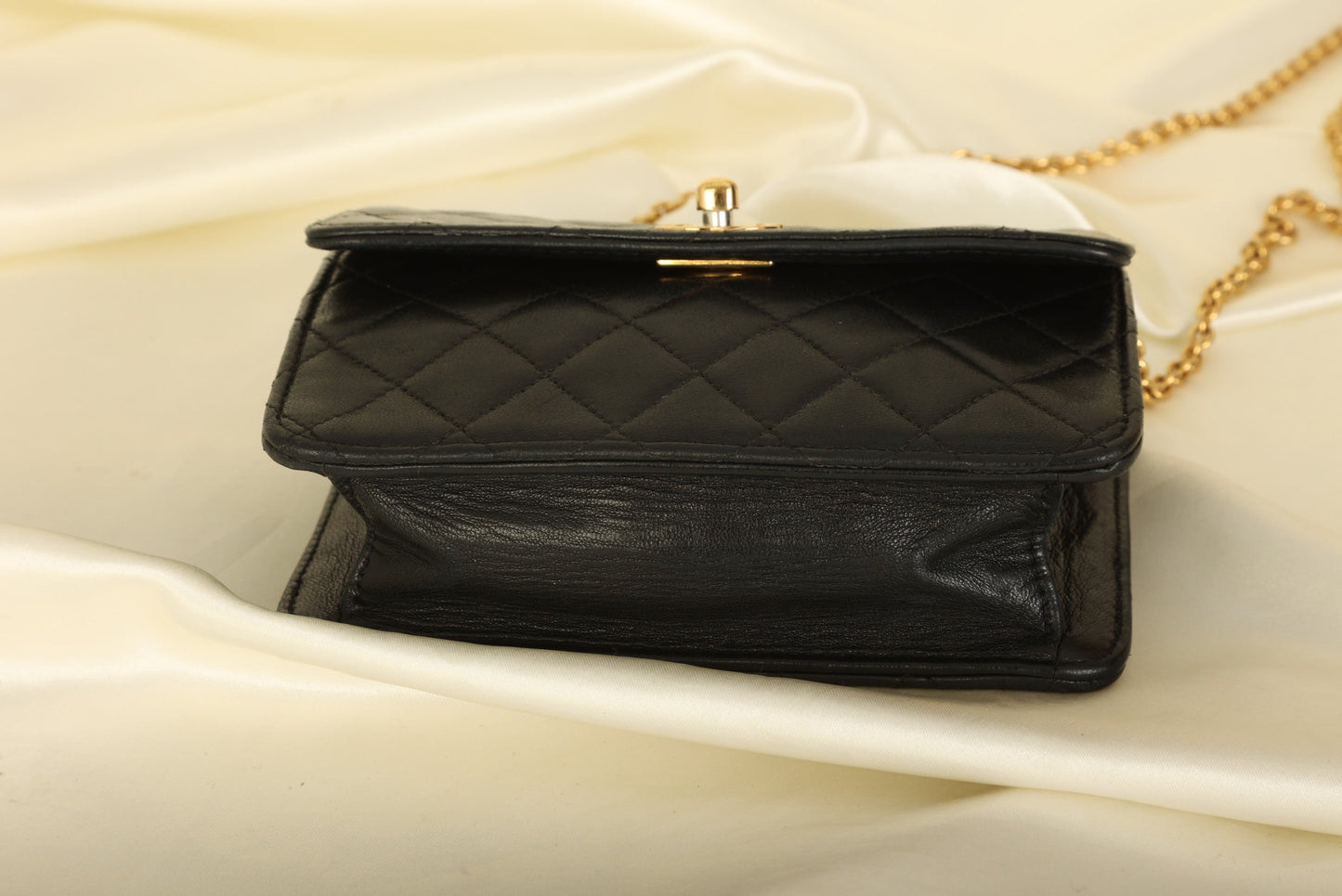 Extremely Rare Chanel 1991 Lambskin Mini Chain Flap