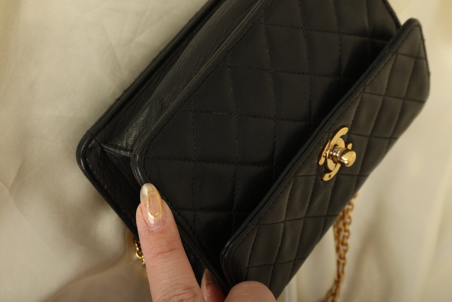 Extremely Rare Chanel 1991 Lambskin Mini Chain Flap