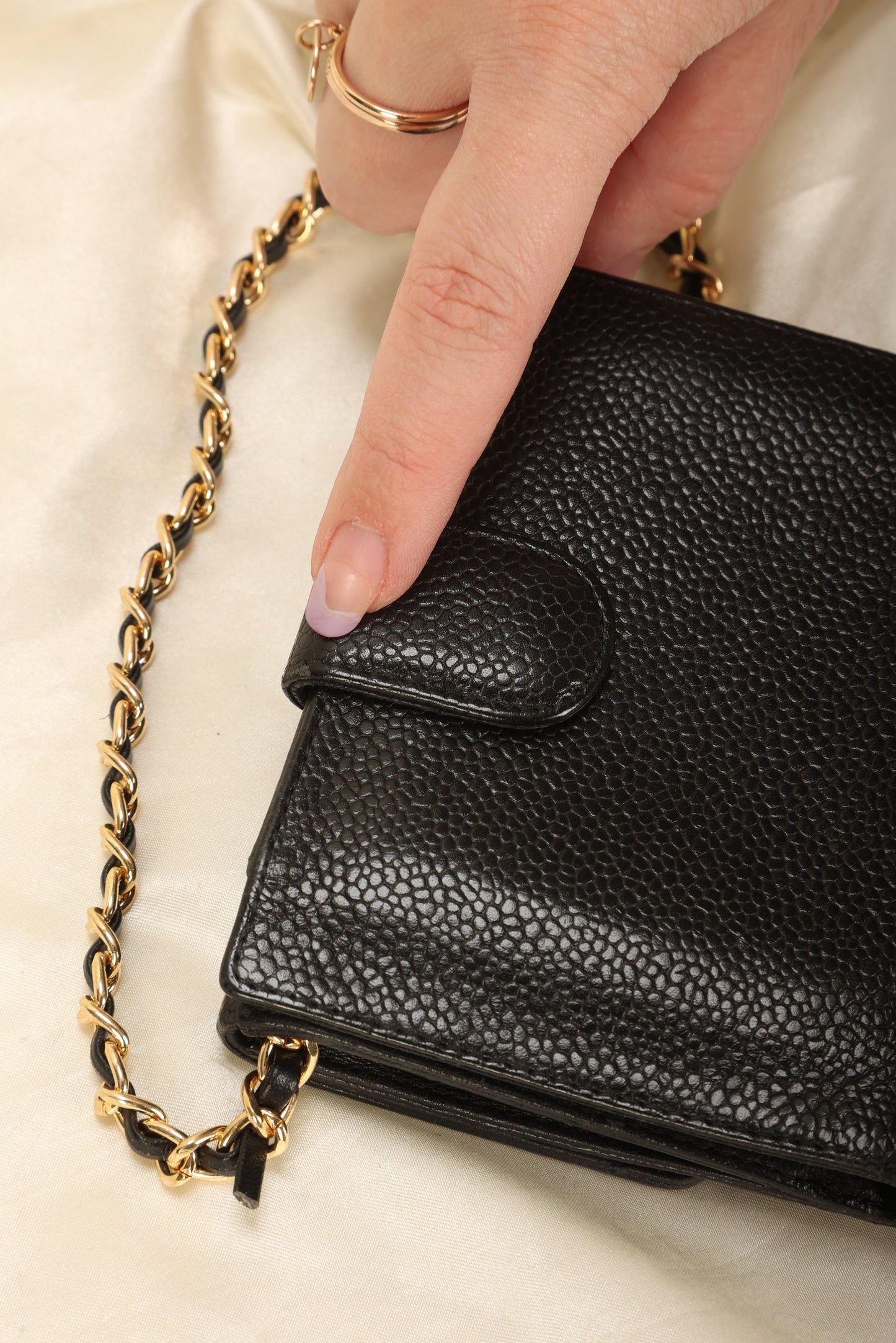 Chanel Caviar Wallet on Chain