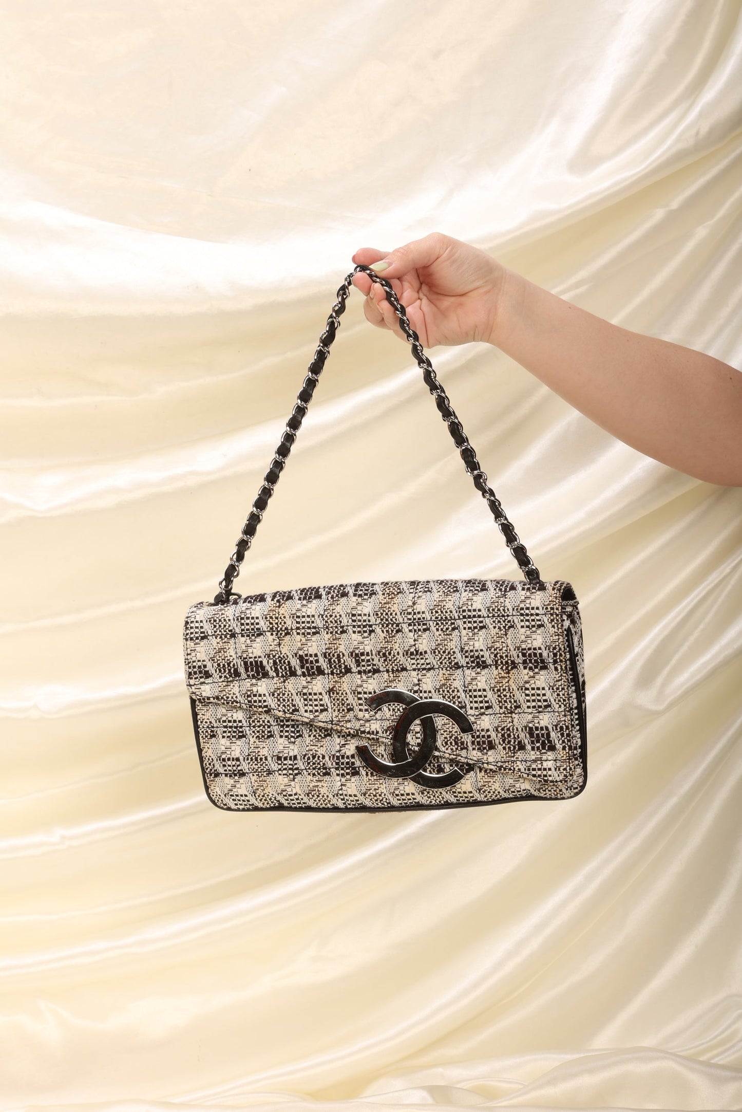 Chanel Tweed Pochette