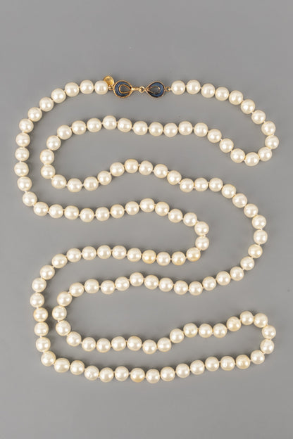 Collier / sautoir de perles nacres Chanel