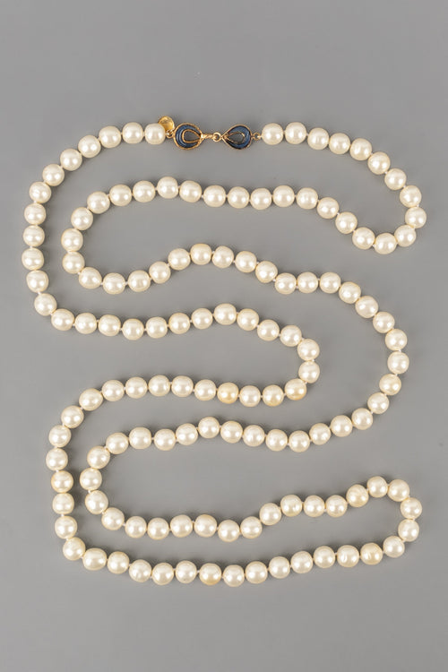 Collier / sautoir de perles nacres Chanel