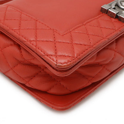 Chanel Sac Boy en cuir rouge