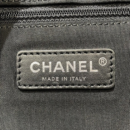 Chanel Sac La Pausa en vinyle noir