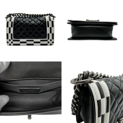 Chanel Sac Boy en cuir noir