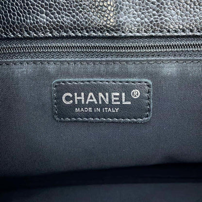 Chanel Sac GST en cuir caviar noir