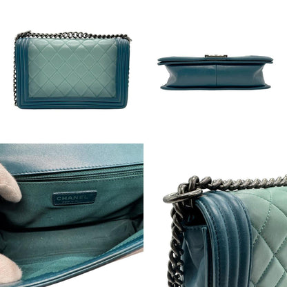 Chanel Sac Boy en cuir vert
