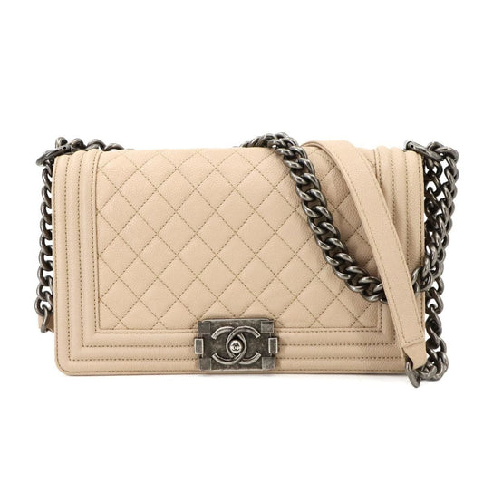 Chanel Sac Boy en cuir caviar beige