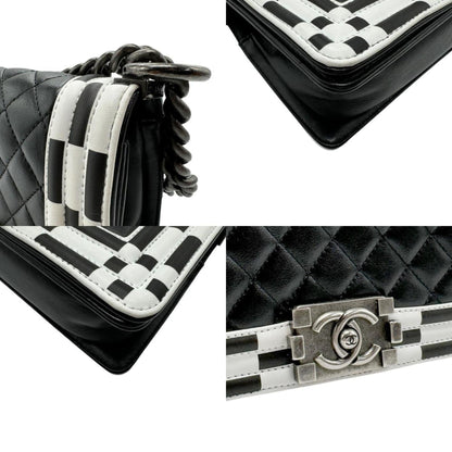 Chanel Sac Boy en cuir noir