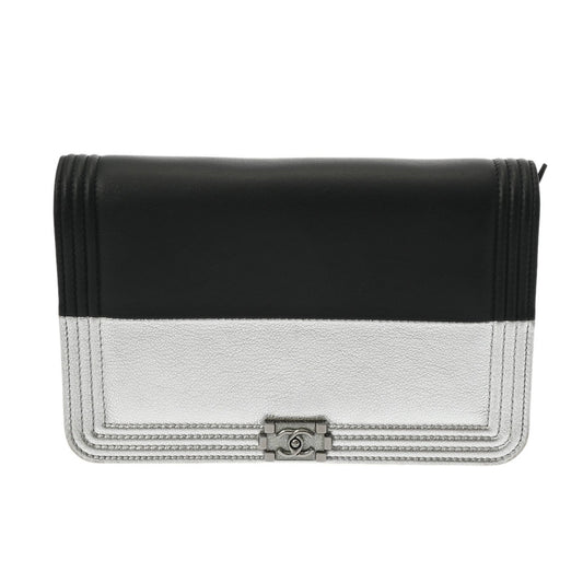 Chanel Sac Boy en cuir noir