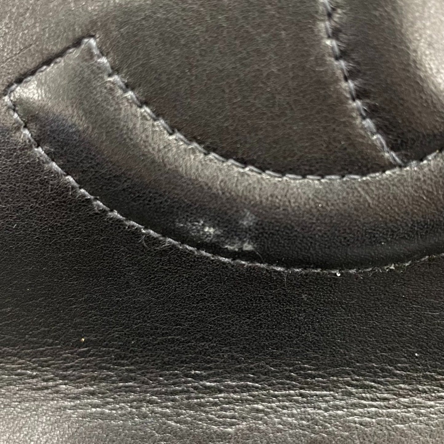 Chanel Sac Single Flap en cuir noir