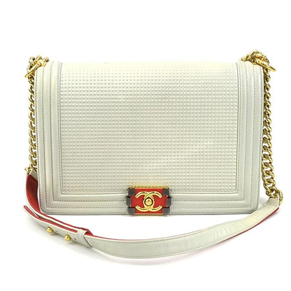 Chanel Sac Boy en cuir blanc