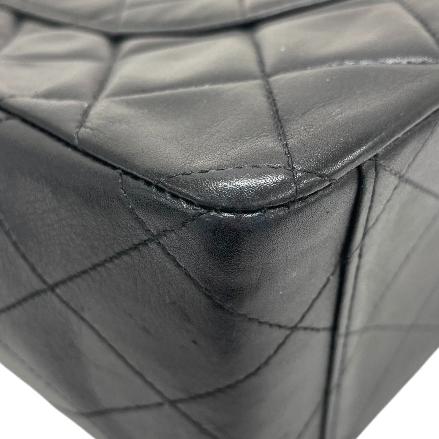 Chanel Sac Single Flap en cuir noir