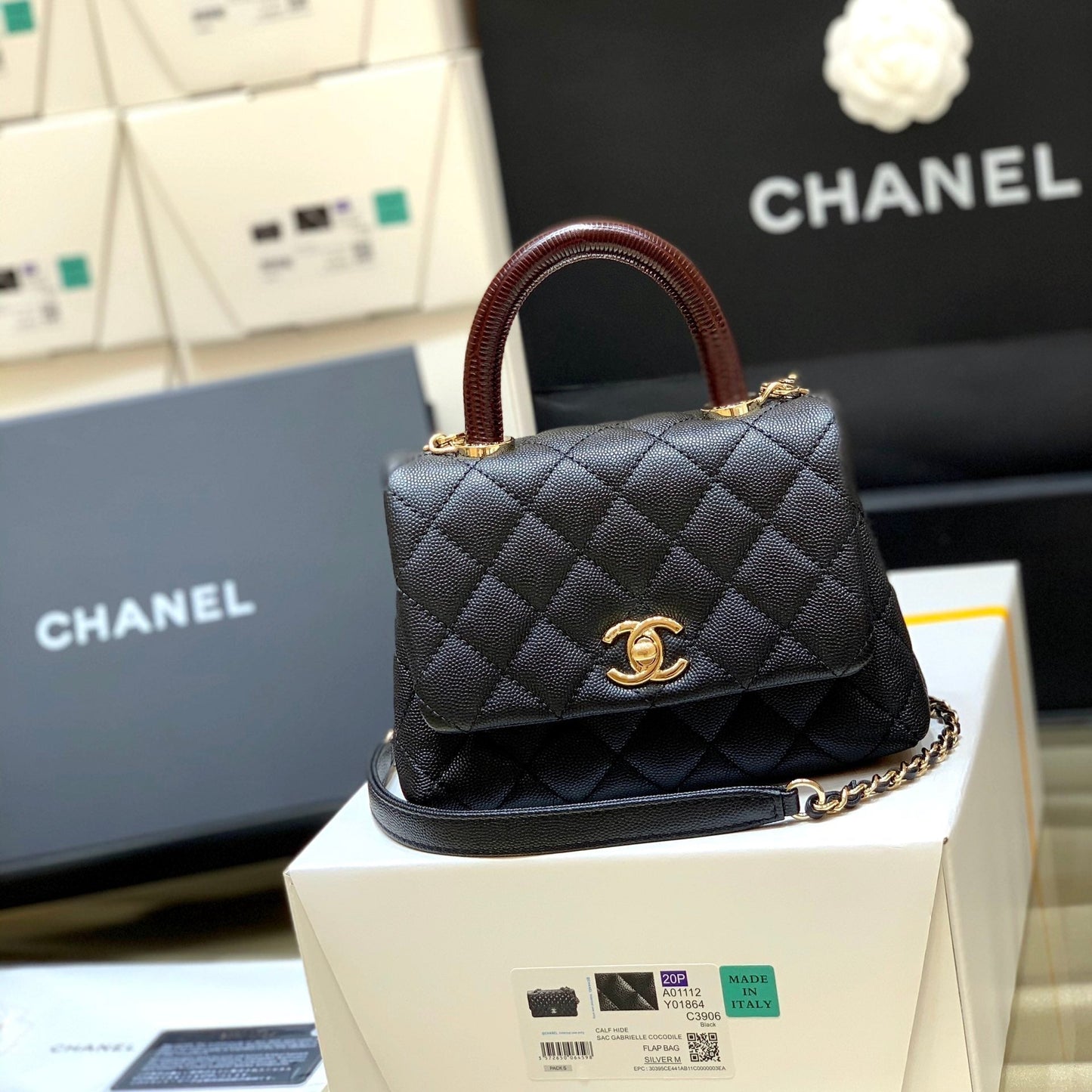 CHANEL 24K Coco Hanle Mini 19cm Black Red Grained Calfskin Gold Hardware