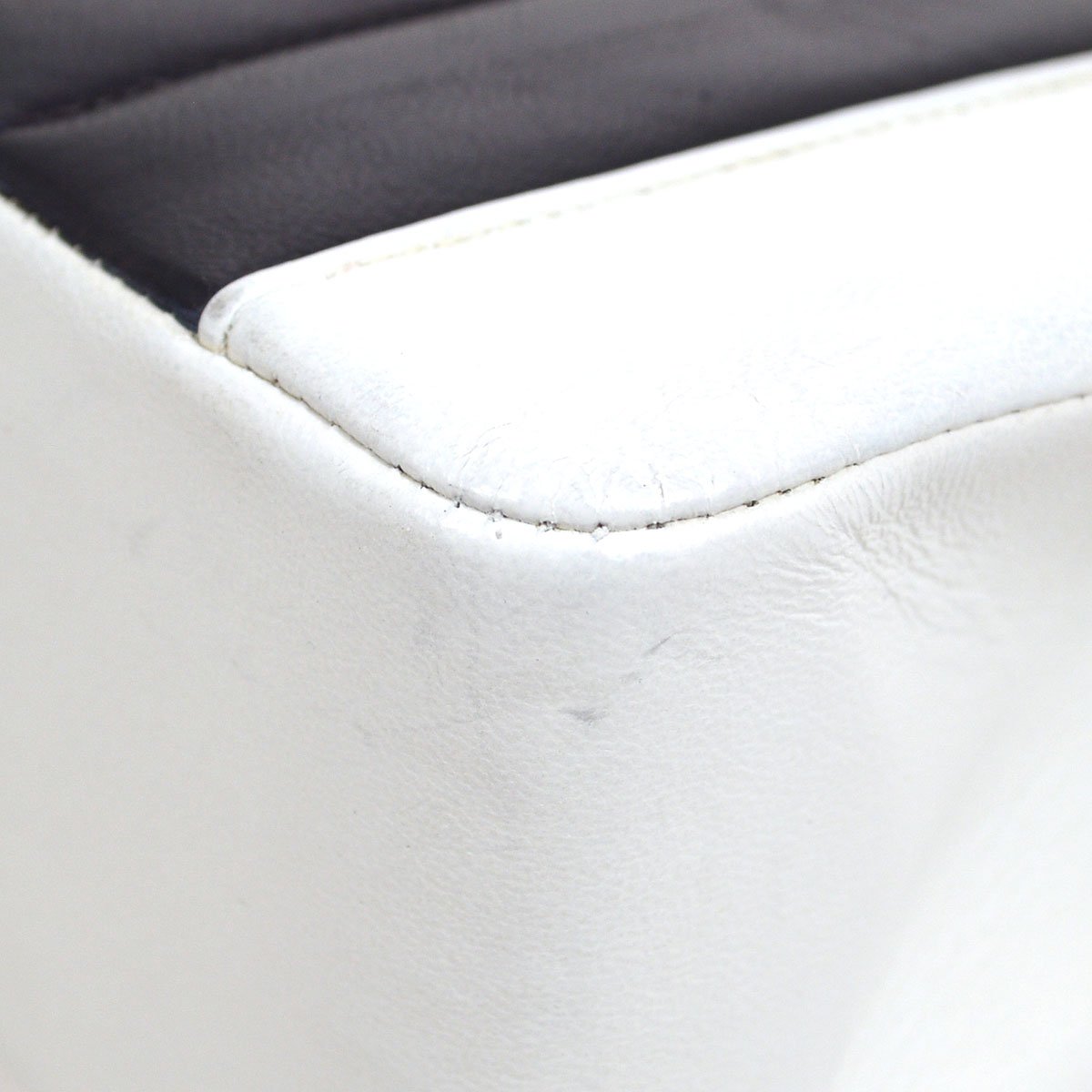 CHANEL 1991-1994 Vertical Border Flap Small Navy Lambskin