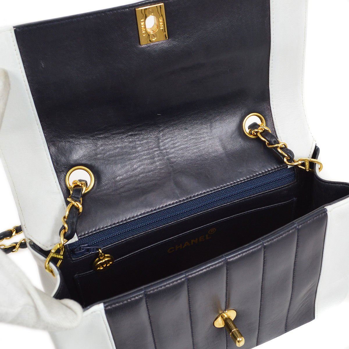 CHANEL 1991-1994 Vertical Border Flap Small Navy Lambskin
