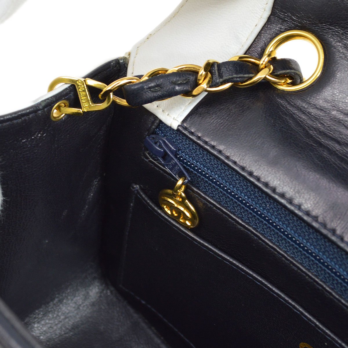 CHANEL 1991-1994 Vertical Border Flap Small Navy Lambskin