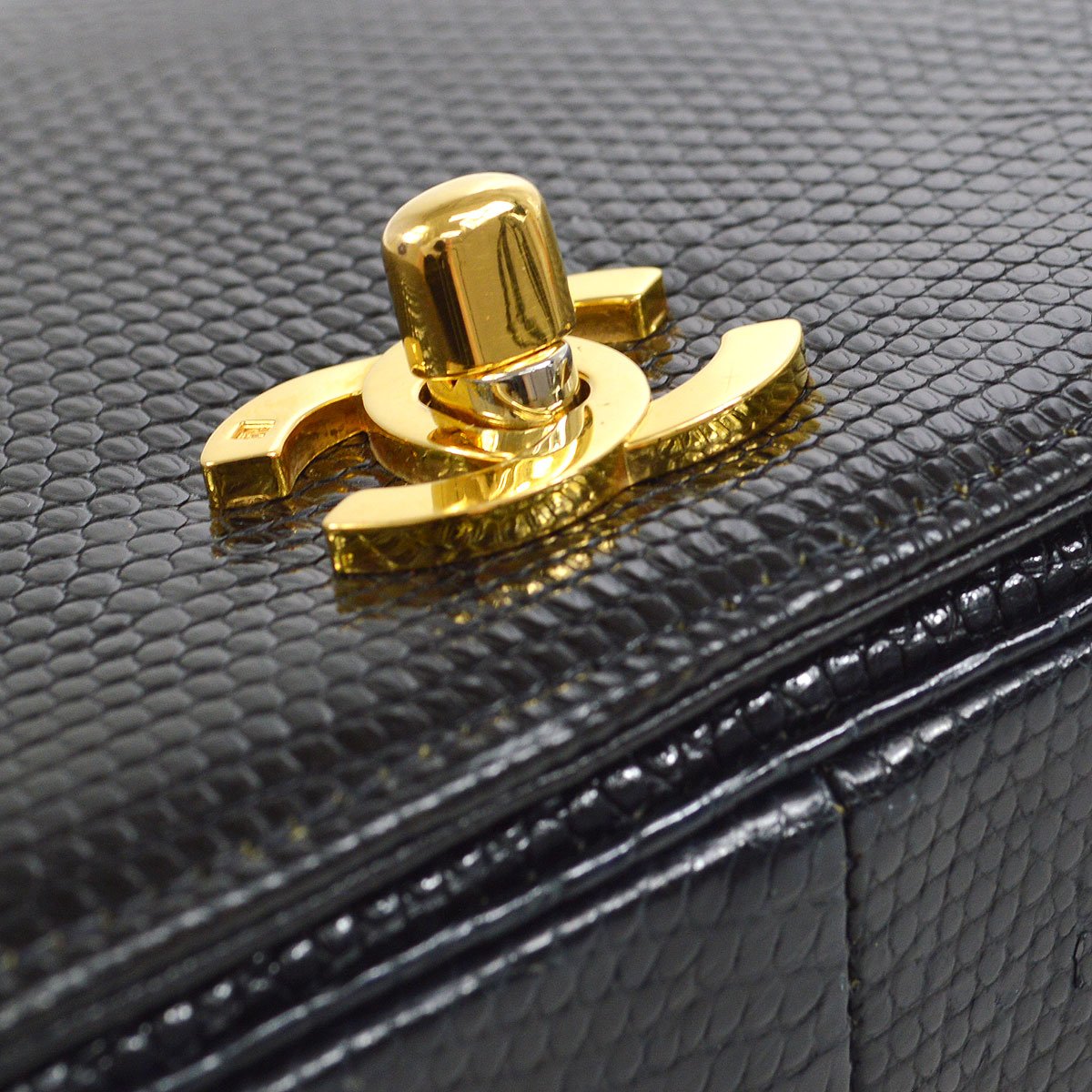 CHANEL * 1989-1991 Turnlock Full Flap Small Black Lizard