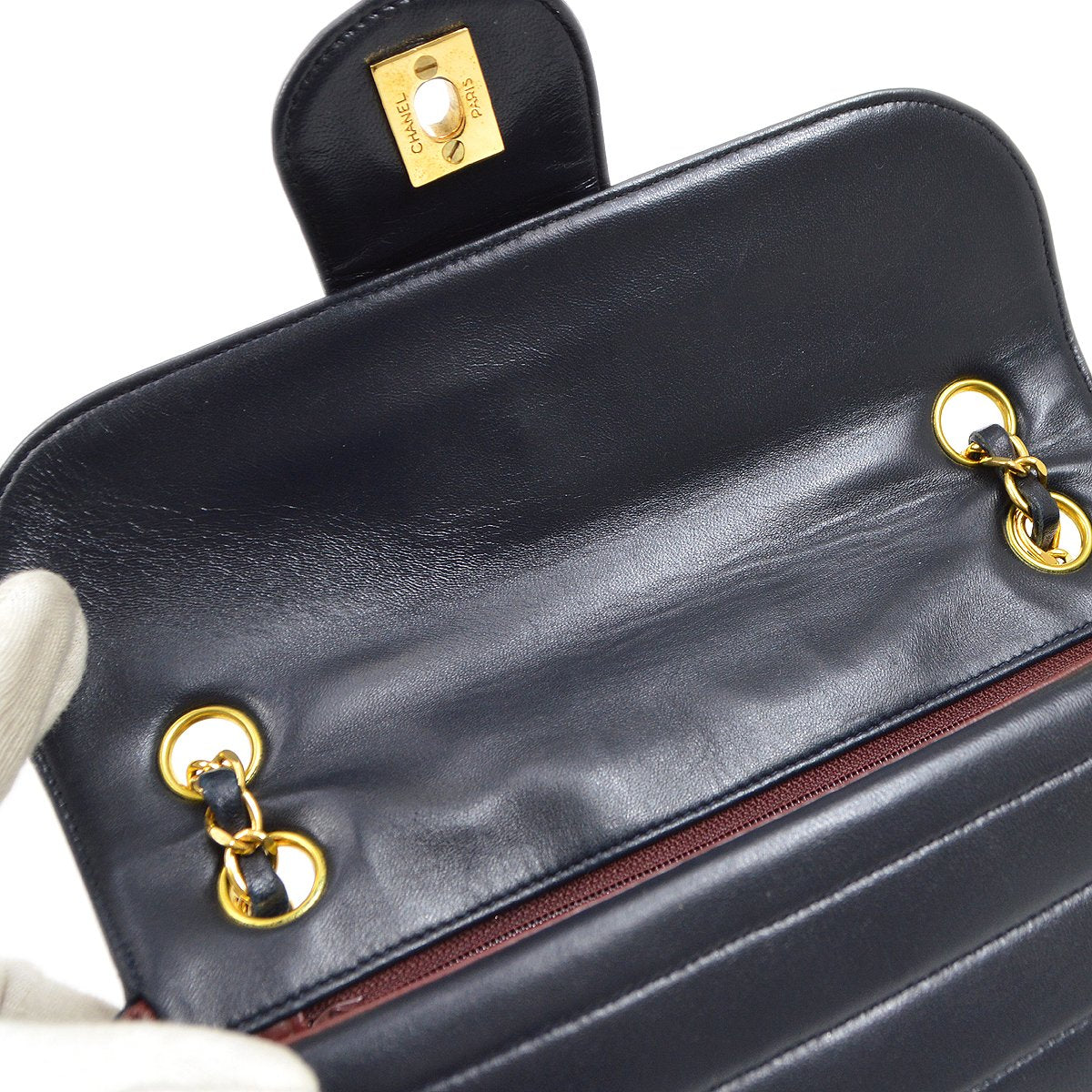 CHANEL 1991-1994 Vertical Flap Small Navy Lmabskin