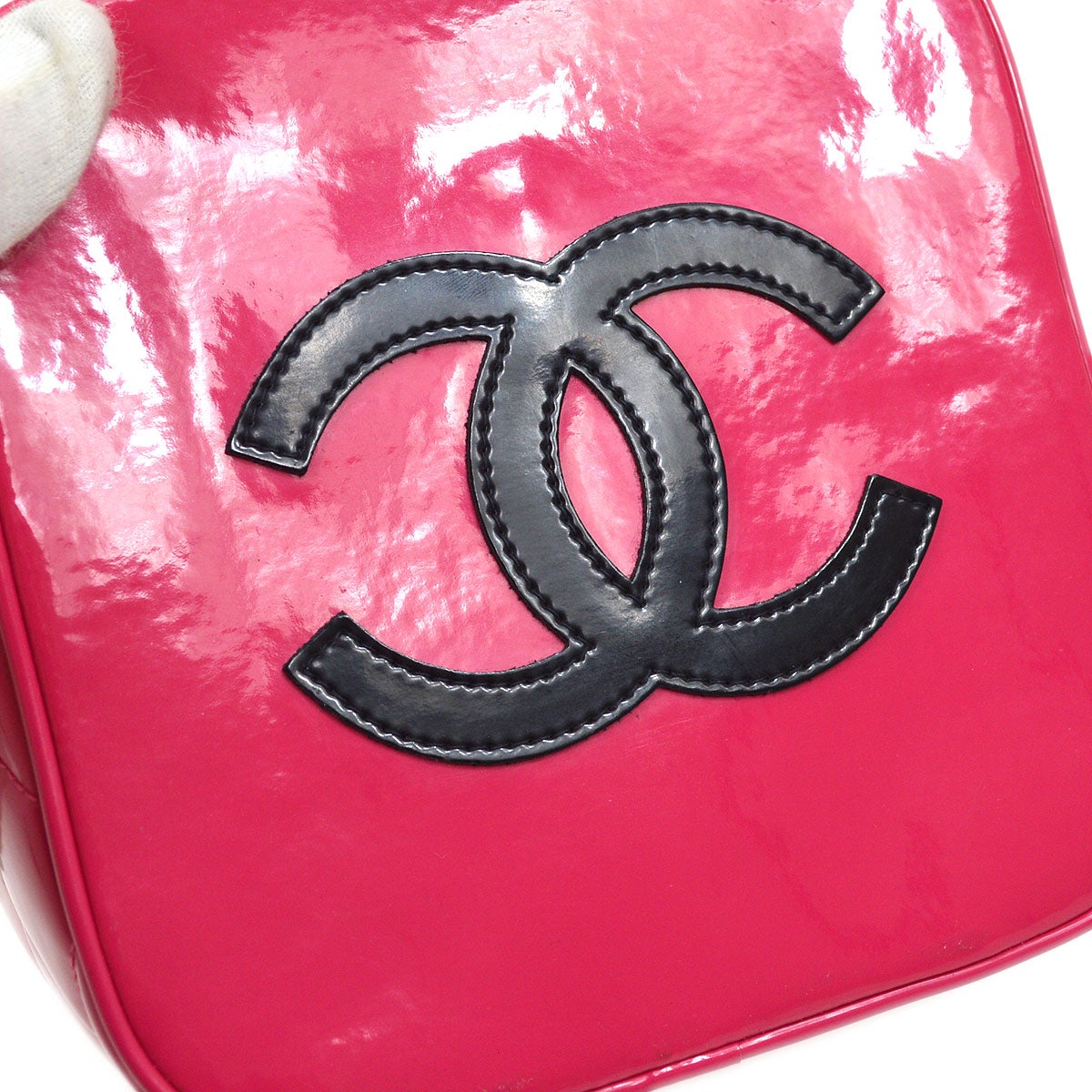 CHANEL 1995 Heart Mirror Vanity Handbag