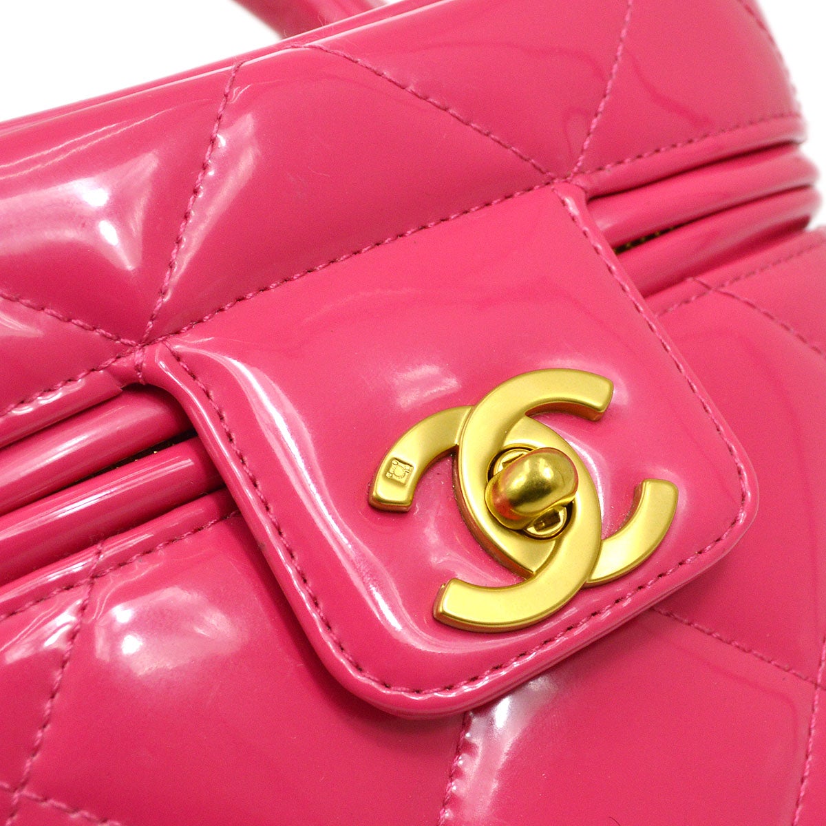 CHANEL 1995 Heart Mirror Vanity Handbag