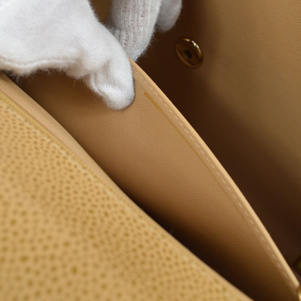 CHANEL 2000-2001 Beige Caviar Classic Flap Jumbo