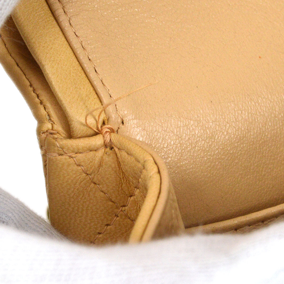 CHANEL 2004-2005 Classic Flap Medium Beige Lambskin