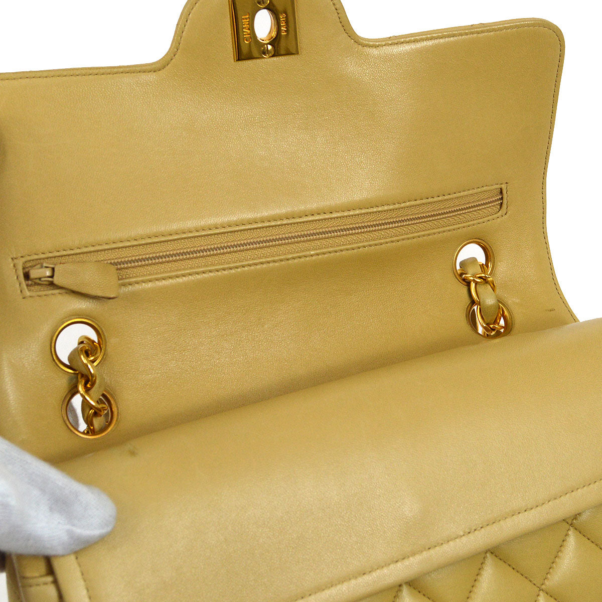 CHANEL 1996-1997 Paris Limited Round Double Flap Small Beige Lambskin