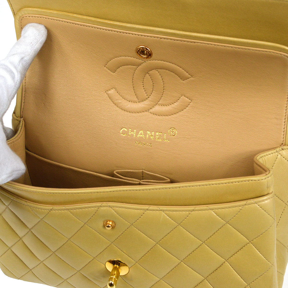 CHANEL 1996-1997 Paris Limited Round Double Flap Small Beige Lambskin