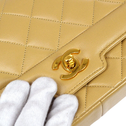 CHANEL 1986-1988 Beige Lambskin Border Flap Medium